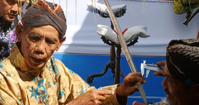 Jamasan tombak Kyai Upas