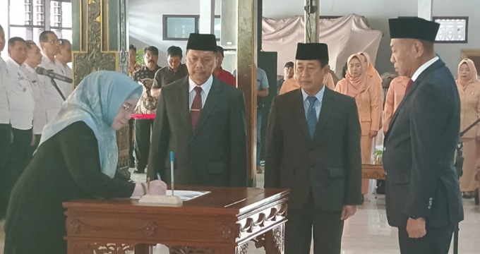 Mutasi jabatan