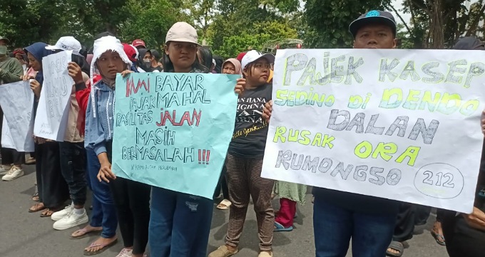 Warga wonorejo gelar aksi demo